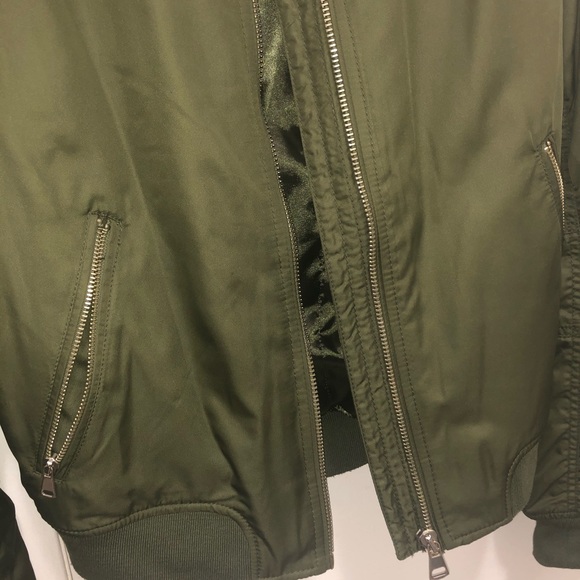 GREEN BOMBER! - Picture 2 of 7